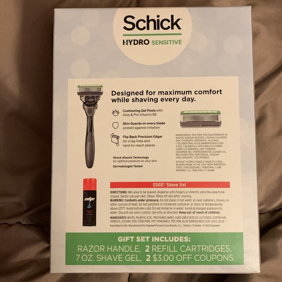 Schick Hydro Sensitive Gift Set - Picture 9 of 9